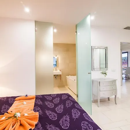Apartment Il Sofisticato - Luxury Swimming Pool View